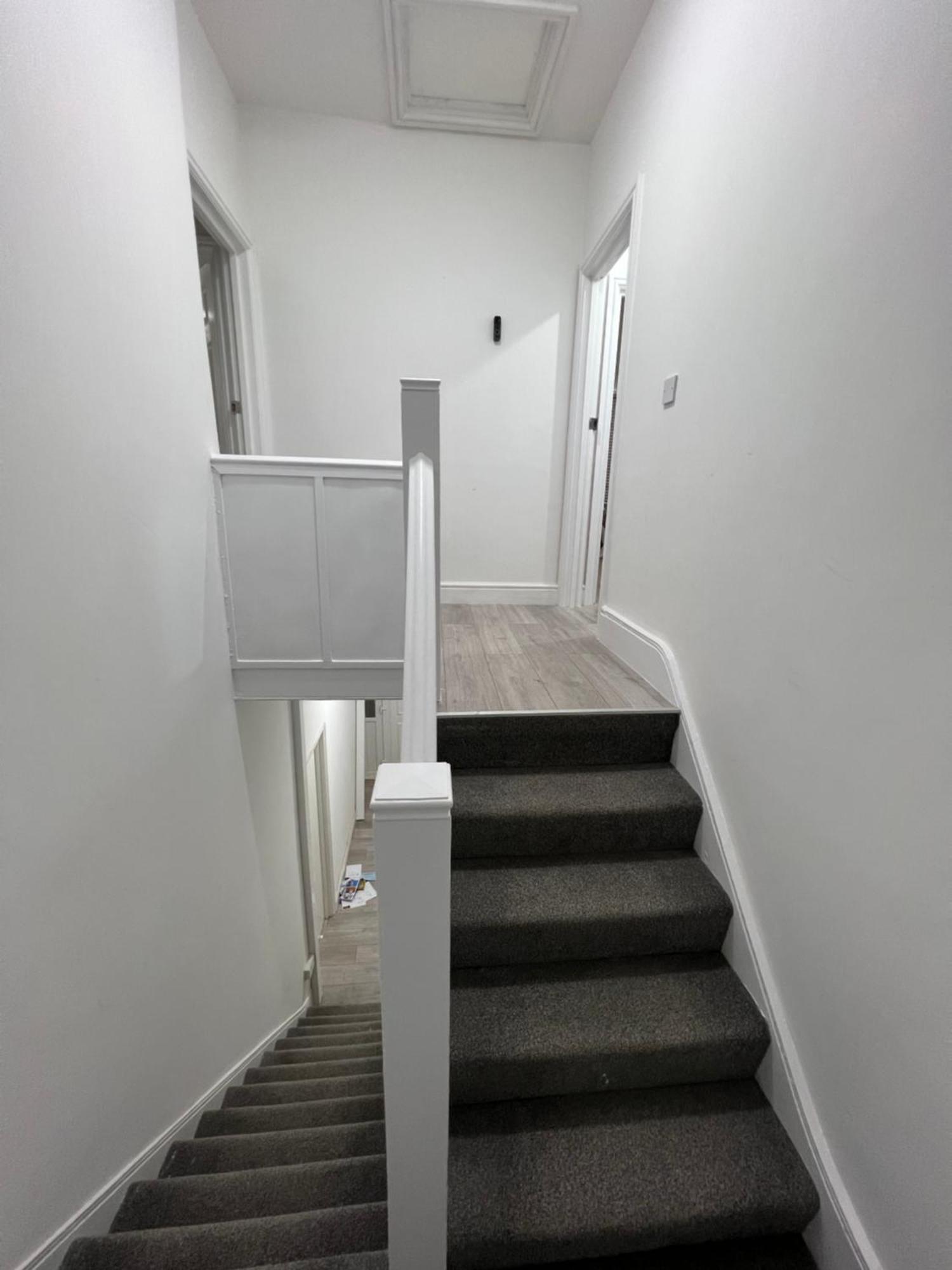 F4 Luxury Stays One Bed Apartment With Parking Ilford Exterior photo